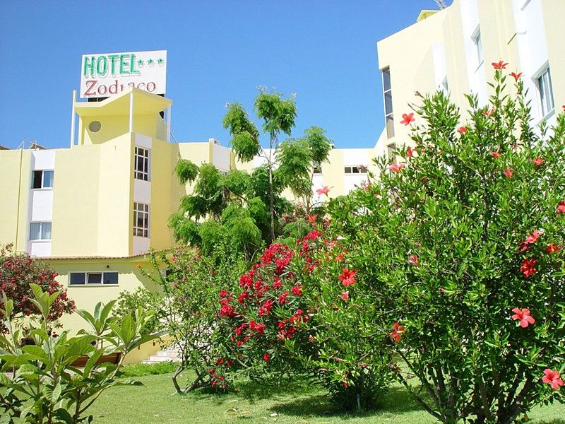 Zodiaco Hotel Quarteira Exterior foto