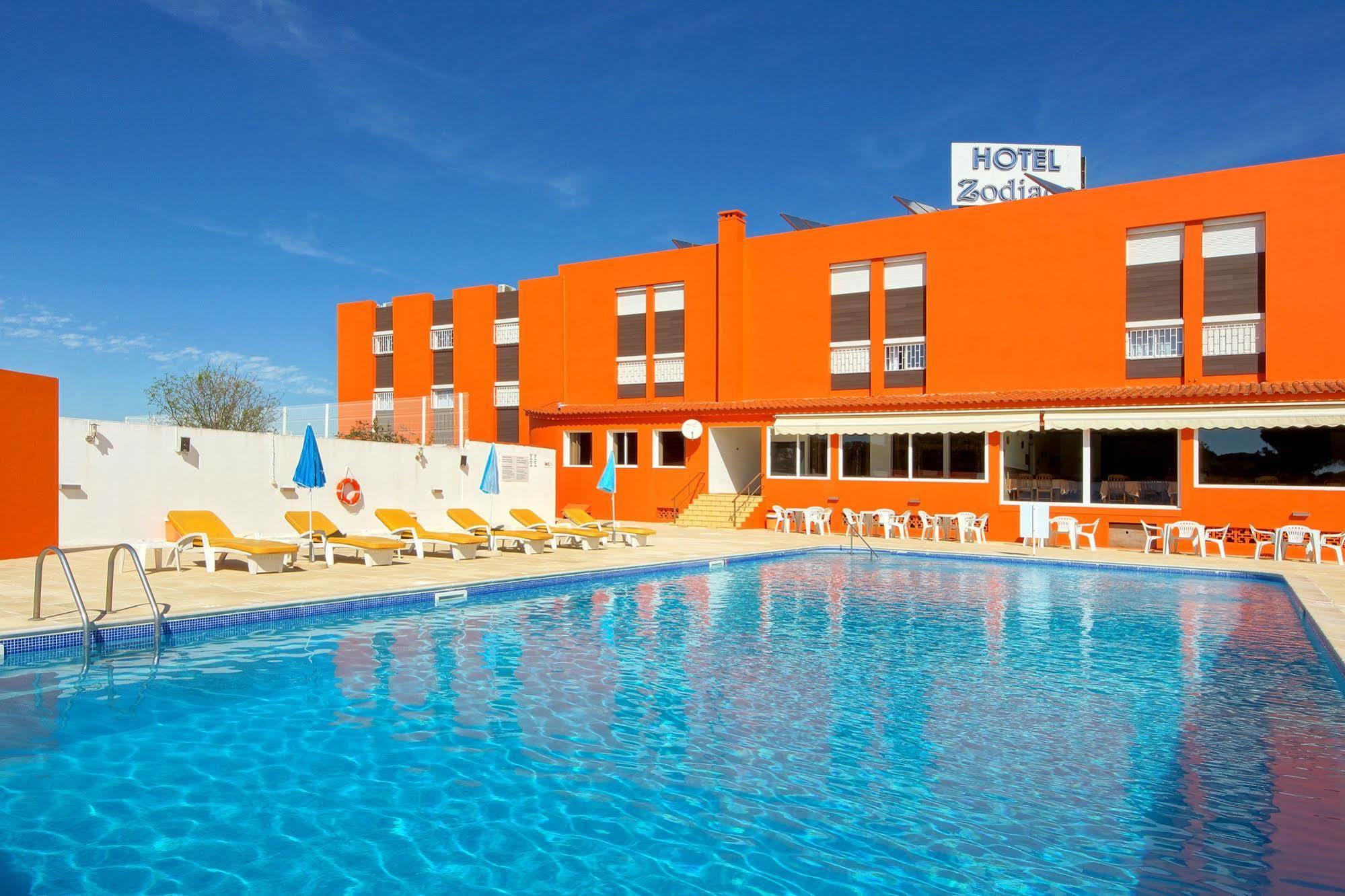 Zodiaco Hotel Quarteira Exterior foto