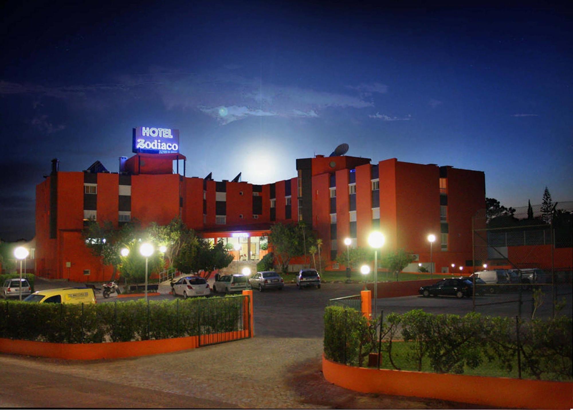 Zodiaco Hotel Quarteira Exterior foto