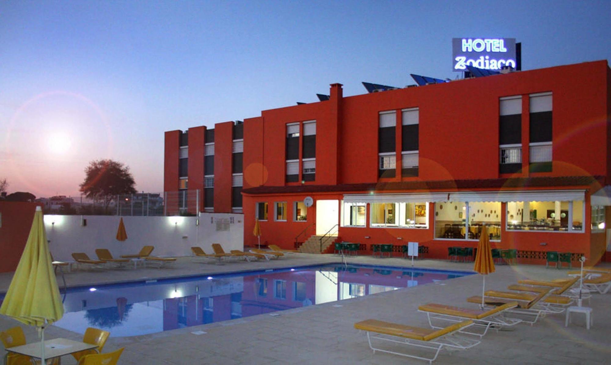 Zodiaco Hotel Quarteira Exterior foto