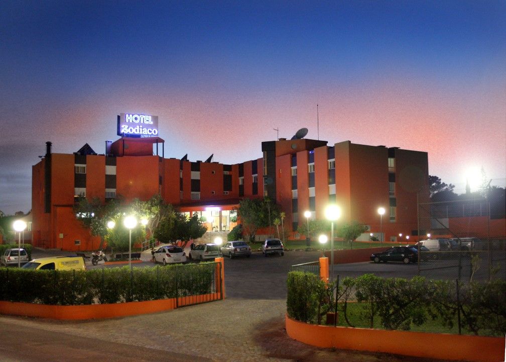 Zodiaco Hotel Quarteira Exterior foto